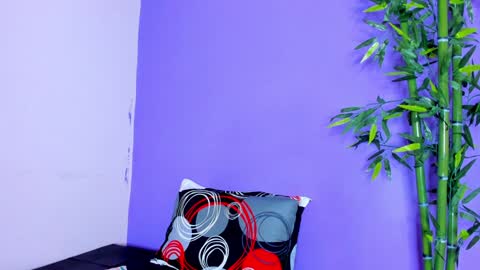 Snapshot of prettybunnies08 chatting on 28, 1, 2025 Enzo Denis online show from 28, 1, 2025