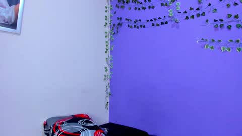 Snapshot of prettybunnies08 chatting on 11, 2, 2025 Enzo Denis online show from 11, 2, 2025