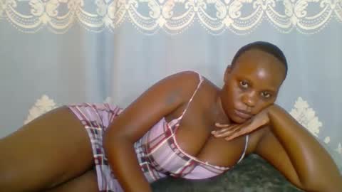 Snapshot of prettydarkskin002 chatting on 31, 5, 2026 SHANIA online show from 31, 5, 2026