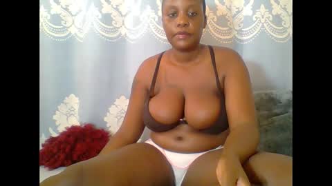 Snapshot of prettydarkskin002 chatting on 10, 6, 2026 SHANIA online show from 10, 6, 2026