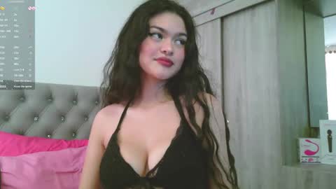 Snapshot of prettyemma_ chatting on 9, 2, 2025 Emma online show from 9, 2, 2025