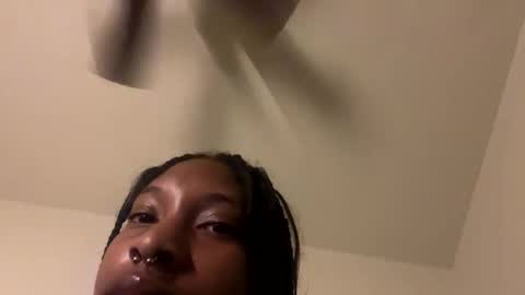 Snapshot of prettyfacefemale chatting on 13, 10, 2025 prettyfacefemale online show from 13, 10, 2025
