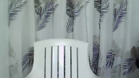 prettygirl_ynna online show from 14, 1, 2026