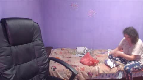 prettyjulliette online show from 24, 1, 2025