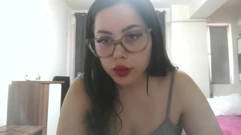 Snapshot of prettyjulliette chatting on 8, 6, 2026 prettyjulliette online show from 8, 6, 2026