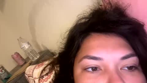 Snapshot of prettylatinamomma01 chatting on 26, 4, 2026 prettylatinamomma01 online show from 26, 4, 2026