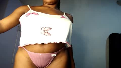 Snapshot of prettylove5 chatting on 14, 6, 2026 evelyn online show from 14, 6, 2026