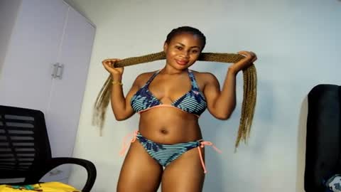 Snapshot of prettylove5 chatting on 17, 6, 2026 evelyn online show from 17, 6, 2026