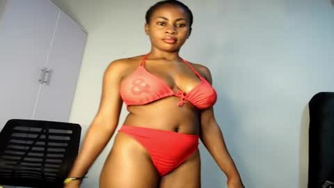 Snapshot of prettylove5 chatting on 24, 6, 2026 evelyn online show from 24, 6, 2026