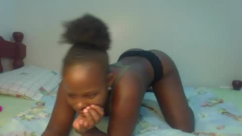 Snapshot of prettymelly_ chatting on 3, 7, 2026 Melly online show from 3, 7, 2026