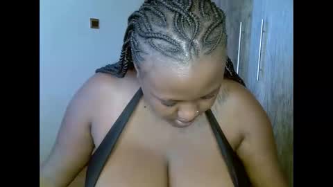 Snapshot of prettypearl_ chatting on 20, 12, 2024 pearl online show from 20, 12, 2024