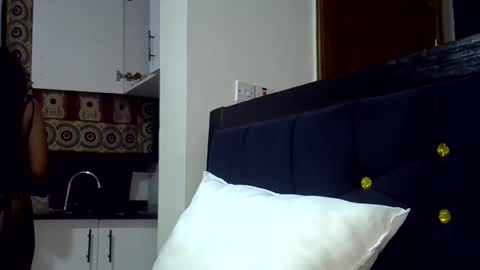 Snapshot of prettysmallsquiter chatting on 2, 5, 2026 apple online show from 2, 5, 2026