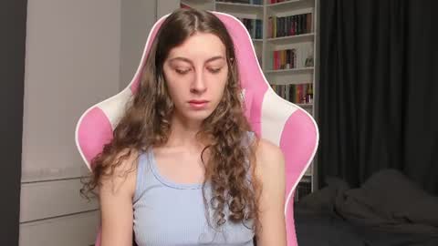 Snapshot of prettysomething chatting on 14, 7, 2026 Sophie next stream will be at Monday i will wait you guys online show from 14, 7, 2026