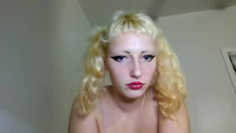 Snapshot of prettyunicorn555 chatting on 2, 12, 2024 Dahlia online show from 2, 12, 2024