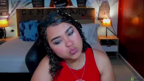 Snapshot of prettyy_zoe chatting on 26, 10, 2025 Zoe online show from 26, 10, 2025