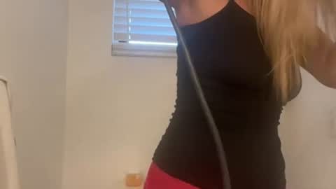 Snapshot of prettyyykittyyy22 chatting on 11, 9, 2025 prettyyykittyyy22 online show from 11, 9, 2025