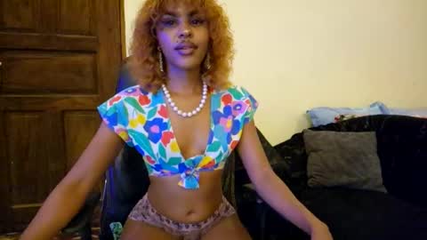 Snapshot of priceless_sexy chatting on 6, 6, 2026 priceless_sexy online show from 6, 6, 2026