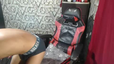 Snapshot of primohunterz chatting on 12, 11, 2025 primohunterz online show from 12, 11, 2025