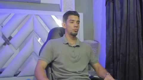 prince_arthur77 online show from 22, 1, 2025