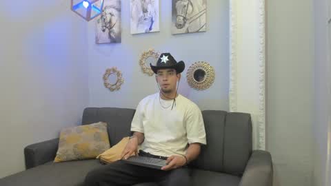 prince_arthur77 online show from 2, 2, 2025