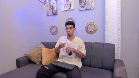 prince_arthur77 online show from 7, 2, 2025