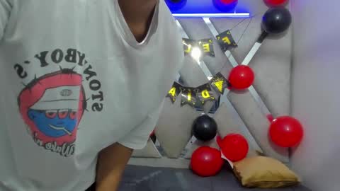 prince_arthur77 online show from 14, 2, 2025