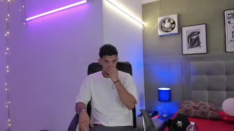 prince_arthur77 online show from 22, 2, 2025