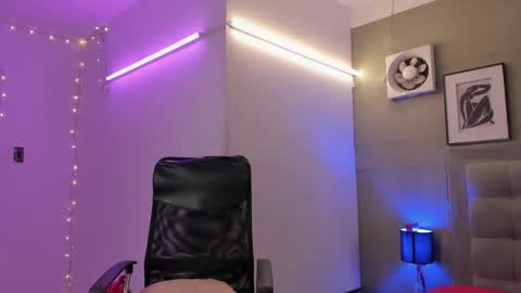 prince_arthur77 online show from 1, 3, 2025