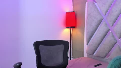 prince_arthur77 online show from 17, 9, 2025