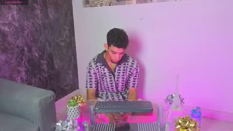 prince_arthur77 online show from 5, 3, 2026