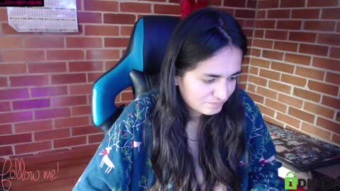 Snapshot of princesa_leia_zathur chatting on 8, 1, 2025 Leia online show from 8, 1, 2025