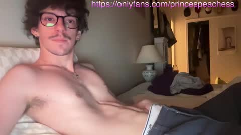 Peaches online show from 19, 10, 2025