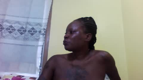 Snapshot of princessmiles2 chatting on 29, 6, 2026 phelly online show from 29, 6, 2026