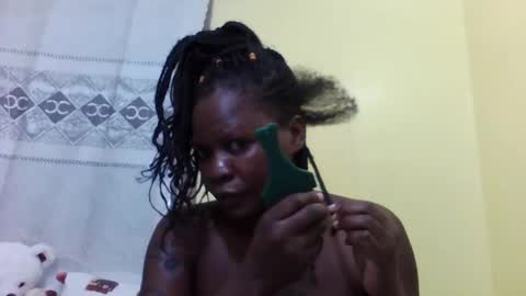 Snapshot of princessmiles2 chatting on 30, 6, 2026 phelly online show from 30, 6, 2026