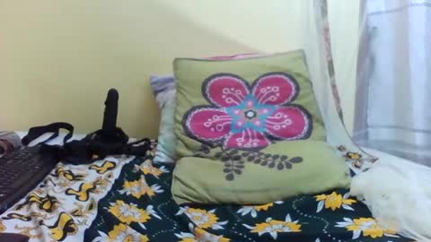 Snapshot of princessmiles2 chatting on 16, 7, 2026 phelly online show from 16, 7, 2026