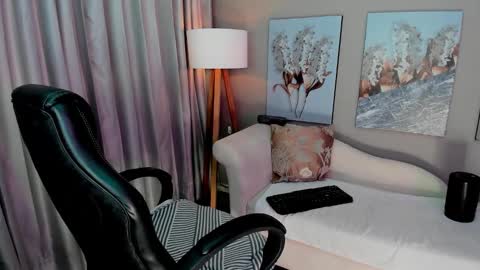 Priya Rose online show from 6, 11, 2025