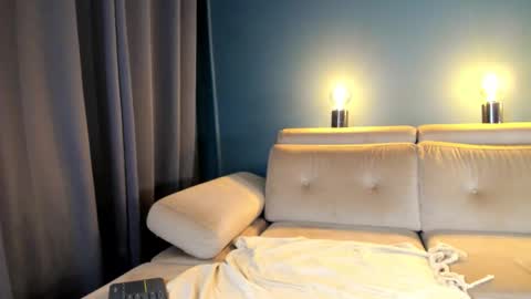 Raven  but you can call me sweetie or honey too  online show from 12, 9, 2025