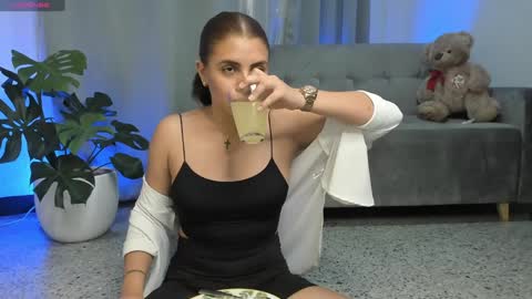 Snapshot of prvncessa_10 chatting on 10, 12, 2024    INDEPENDENT MODEL online show from 10, 12, 2024