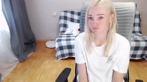 Polly online show from 12, 6, 2026