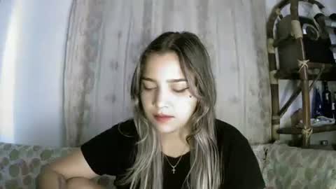 Snapshot of purple_23 chatting on 30, 4, 2026 Lizzy online show from 30, 4, 2026