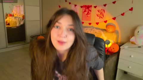 Bella online show from 4, 11, 2025