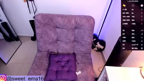 Snapshot of purple_ema chatting on 16, 9, 2025 purple_ema online show from 16, 9, 2025