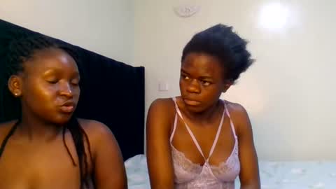 Snapshot of purple_honey2 chatting on 20, 6, 2026 Honey online show from 20, 6, 2026