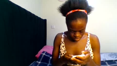 Snapshot of purple_honey2 chatting on 21, 6, 2026 Honey online show from 21, 6, 2026