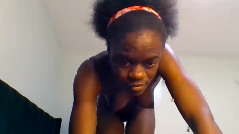 Snapshot of purple_honey2 chatting on 22, 6, 2026 Honey online show from 22, 6, 2026