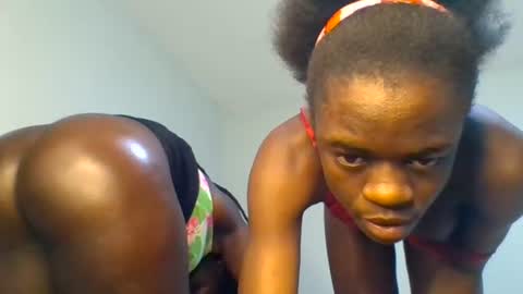 Snapshot of purple_honey2 chatting on 27, 6, 2026 Honey online show from 27, 6, 2026