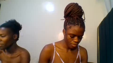 Snapshot of purple_honey2 chatting on 15, 7, 2026 Honey online show from 15, 7, 2026