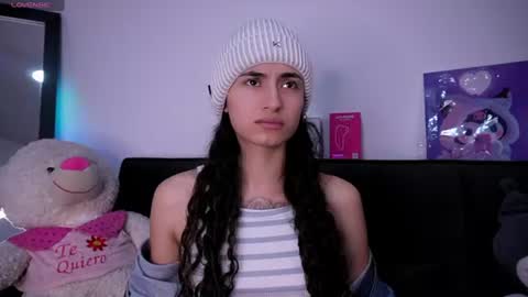 Snapshot of purplesnake_ chatting on 11, 7, 2026 Alynn online show from 11, 7, 2026