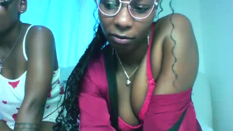 kate and noels online show from 15, 12, 2025