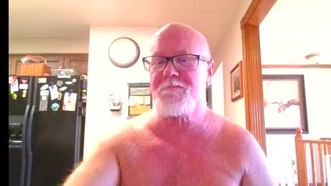 Snapshot of pussylover1365 chatting on 11, 10, 2025 pussylover1365 online show from 11, 10, 2025
